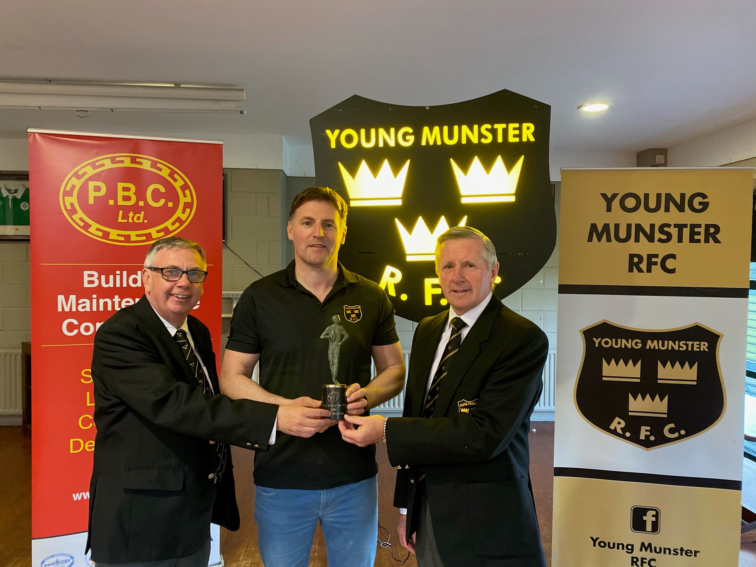 Young Munster President Declan Deegan, Head Coach Gearoid Prendergast and Junior Vice President Mick Moore.