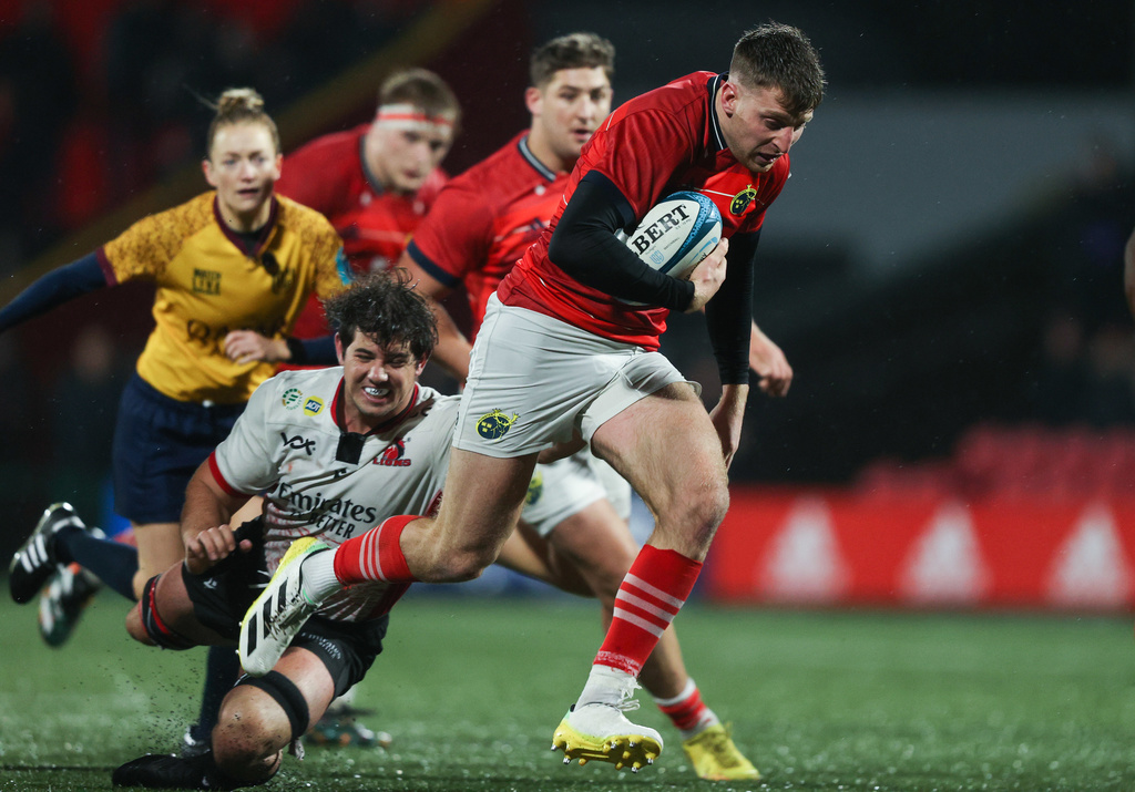 Liam Coombes makes a break for the bonus-point try against Lions in 2013.