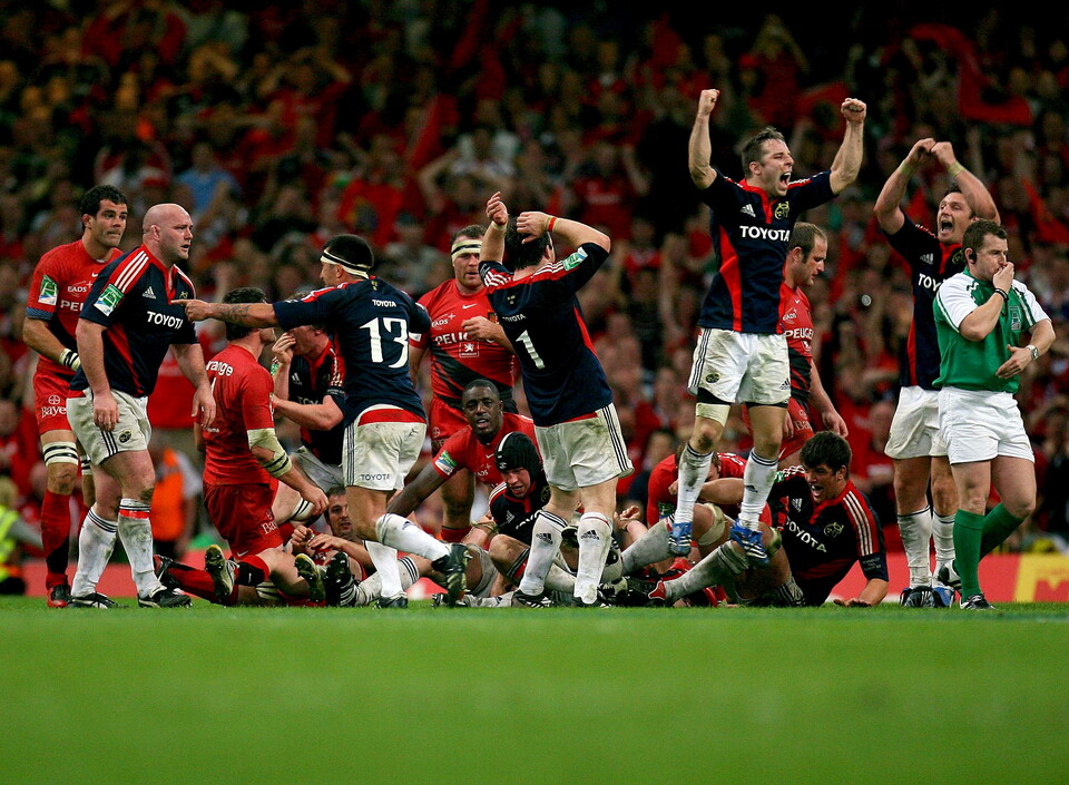 Munster celebrate after beating Toulouse in 2008