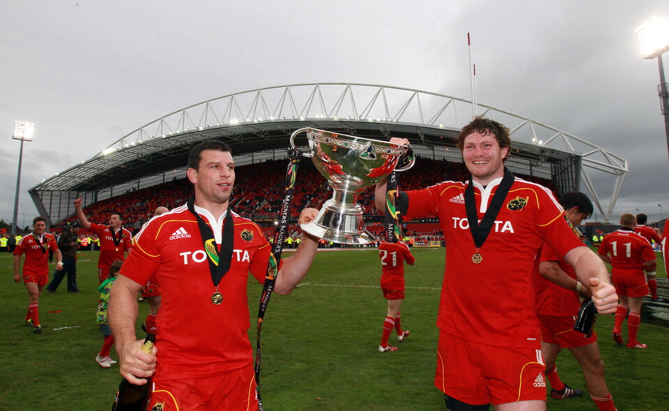 Denis Leamy and Donnacha Ryan celebrate with the Magners League Trophy