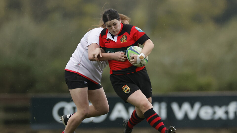 Wicklow's Dannii Masters and Megan O’Connor of Ennis ©INPHO
