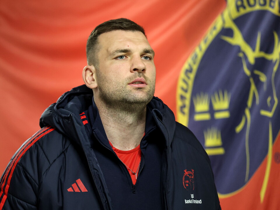 Captain Tadhg Beirne starts on his return. 